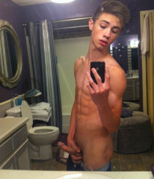 Boys I WOULDN'T say NO to  5ddcfe314d016.jpg