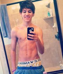 Boys I WOULDN'T say NO to  5ddcfe3b09f9b.jpg