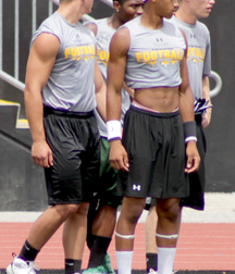 Boys I WOULDN'T say NO to  5ddcfe5991003.jpg