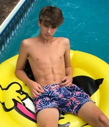 Boys I WOULDN'T say NO to  5ddcfe6f906c9.jpg