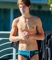 Boys I WOULDN'T say NO to  5ddcfe715e7af.jpg