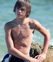 Boys I WOULDN'T say NO to  5ddcfe87b7c9a.jpg