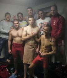 Boys I WOULDN'T say NO to  5ddcfe90cb3bf.jpg