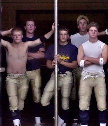 Boys I WOULDN'T say NO to  5ddcfe99d11dc.jpg