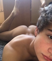 Boys I WOULDN'T say NO to  5ddcff1067a6b.jpg