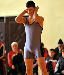 Boys I WOULDN'T say NO to  5ddcff2913580.jpg