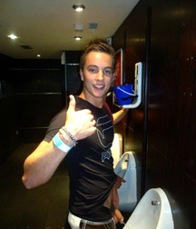 Boys I WOULDN'T say NO to  5ddcff3e020df.jpg