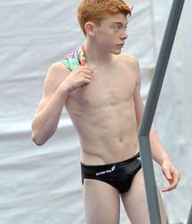 Boys I WOULDN'T say NO to  5ddcff4ab6441.jpg