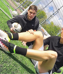 Boys I WOULDN'T say NO to  5ddcff6a22674.png