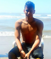Carlos, 21, Hung Latino 5ea8bd2656457.jpg