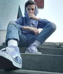 Teenager Boys04 5d390bde44408.jpg