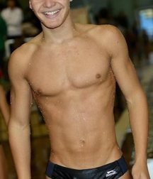 Selfies 7 guys with abs 5e9e422993cc4.jpg