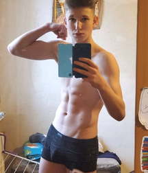 Selfies 7 guys with abs 5e9e422c7df4f.jpg