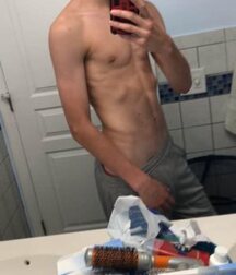 Selfies 9 Super skinny super cute 5eaf59758fbc5.jpg