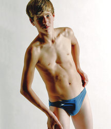 Selfies 17 Speedo heaven 5f0a6b62b8e31.jpg