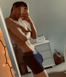 Selfies 18 Super Skinny 2 5f65191d71a59.jpg