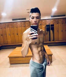 Selfies 18 Super Skinny 2 5f651920c8d6e.jpg