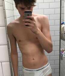 Selfie Gay Tube 20 5f8b865dc7324.jpg