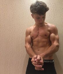 Selfie Gay Tube 20 5f8b86b68010d.jpg