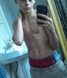 Selfie 21 twinks gay porn tube guys 5f8cd3de902a1.jpg