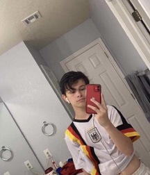 Super selfie gay tube pics 22 5fa9ee9914c65.jpg