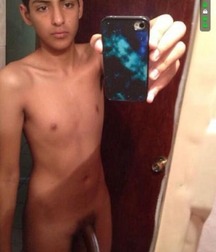 Selfie 24: Super Stash Gay Tube 5fd542906dc75.jpg