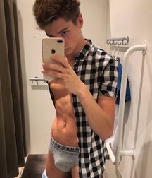 Selfies 25 Best Dressed Gay Tube 5fda8146a1c61.jpg