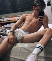 Selfies 25 Best Dressed Gay Tube 5fda814c52f43.jpg
