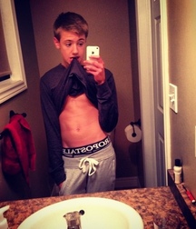 Selfies 25 Best Dressed Gay Tube 5fda81582c49c.jpg