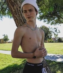 Selfies 25 Best Dressed Gay Tube 5fda81a93446b.jpg