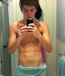 Selfies 25 Best Dressed Gay Tube 5fda8205303a2.jpg