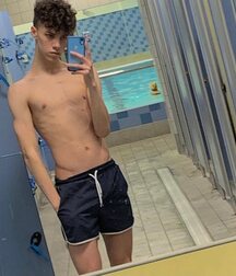 Selfies 29 Showing and sharing boys porn 602b00bcd6282.jpg