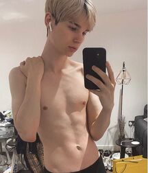 Selfies 29 Showing and sharing boys porn 602b00c516708.jpg