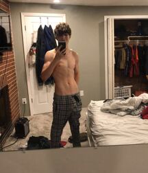 Selfies 29 Showing and sharing boys porn 602b011d23a5d.jpg