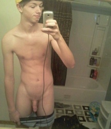 Selfies 29 Showing and sharing boys porn 602b012f5e33a.jpg