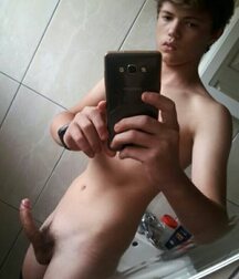 Selfie Posing pics gay tube cute 31  6056705bc0805.jpg