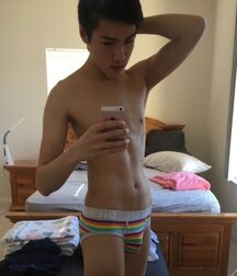 Selfie Posing pics gay tube cute 31  605670e4a4dfb.jpg