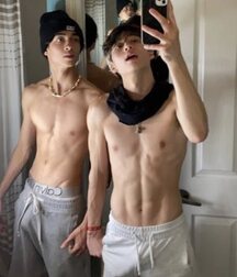 Selfie 22 Hot Hot Dudes Gay Porn 6184807352e08.jpg