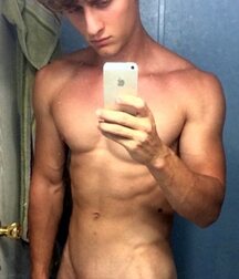 Selfie 22 Hot Hot Dudes Gay Porn 618480b7875b8.jpg