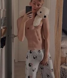 Selfie 45 Hardness Twink Cock Boys Porn 61cbf7a53dbf9.jpg