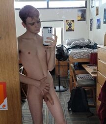 Selfie 45 Hardness Twink Cock Boys Porn 61cbf7c2c0f72.jpg