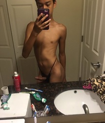 Selfie Gay Porn Studs Showing Cocks Snap 61dcef9b9f63f.jpg