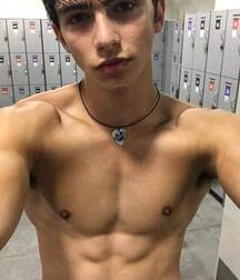 Selfie Gay Porn Studs Showing Cocks Snap 61dcefa2a2569.jpg