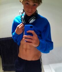 Wow Porn Boys Selfie Boners & more 62c777e700600.jpg