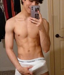 Wow Porn Boys Selfie Boners & more 62c7781783ffa.jpg