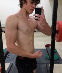 Wow Porn Boys Selfie Boners & more 62c778341cc82.jpg