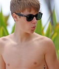 Shirtless Biebs (for real this time) 525be24406b58.jpg