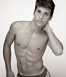 Alejandro 5969b4cb1edc8.png