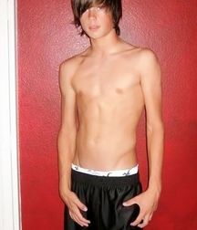 Shirtless 01 5b17e449e3a76.jpg