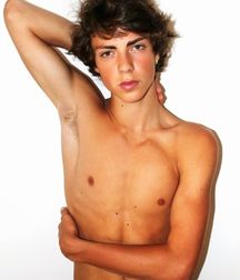 Shirtless 01 5b17e44bf0661.jpg